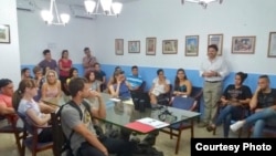 Encuentro del enviado de Galicia con jóvenes cubanos de ascendencia gallega