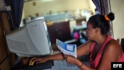 Los cubanos viven entusiasmados por esta apertura a la red, aunque muchos se preguntan si podrán mantener el nuevo servicio.