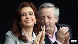 Las denuncias de corrupción que involucran al matrimonio Kirchner han ido creciendo en Argentina. Foto Archivo