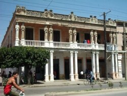 Casa de las Cariátides en la ciudad de Camagüey.