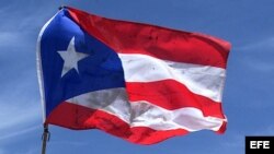 La bandera de Puerto Rico. 