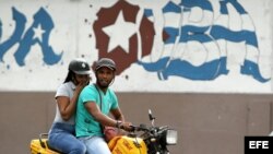 La mayoría de los que reciben remesas del extranjero son cubanos de la raza blanca, según un informe de Reuters.