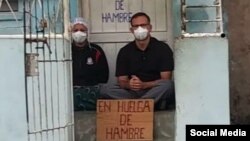 José Daniel Ferrer junto a su esposa, Nelva Ortega, en huelga de hambre junto a una treintena de activistas de UNPACU. (Facebook)