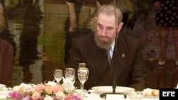 Fidel Castro antes de cenar. 