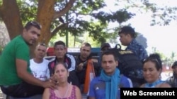 La Policía Nacional de Guatemala publicó la foto de los detenidos en su cuenta en Twitter.