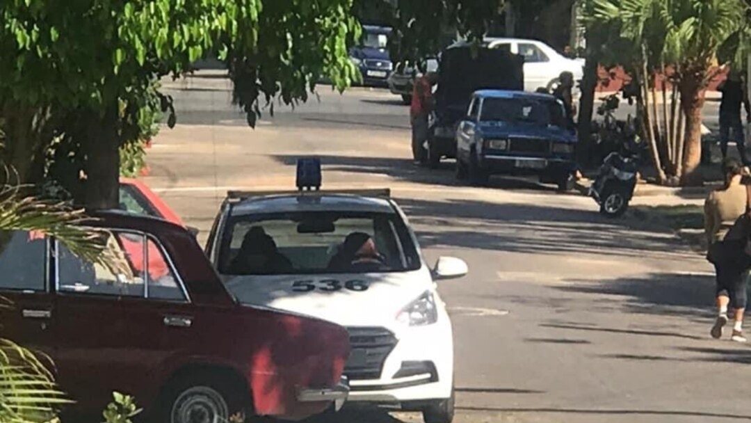 Patrulla que vigila al rapero contestatario “El Osorbo"