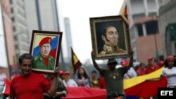 Miles de venezolanos participan el 23 de enero de 2013 en una marcha en Caracas (Venezuela)