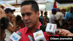 Robert Serra, militante del oficialista Partido Socialista Unido de Venezuela.