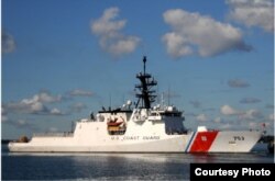 Guardia Costera continúa repatriando a cubanos interceptados en el mar.