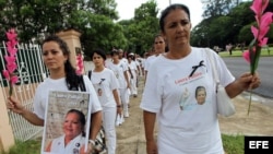 Foto de archivo: Marcha de las Damas de Blanco
