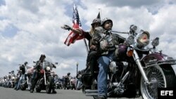 Decenas de miles de ex soldados estadounidenses entran en Washington DC, montados sobre motocicletas. Fotografía de archivo. 