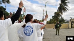 Imagen de archivo: Damas de blanco reclaman la libertad de los presos políticos frente a la prisión del Combinado del Este