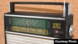 Las transmisiones de Radio Martí eran captadas en Cuba con radios soviéticos de onda corta VEF 206 y Selena.