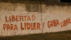Cartel en Montevideo, Uruguay, pidiendo libertad para Lidier Hernández (Cortesía: Asamblea de la Resistencia Cubana)