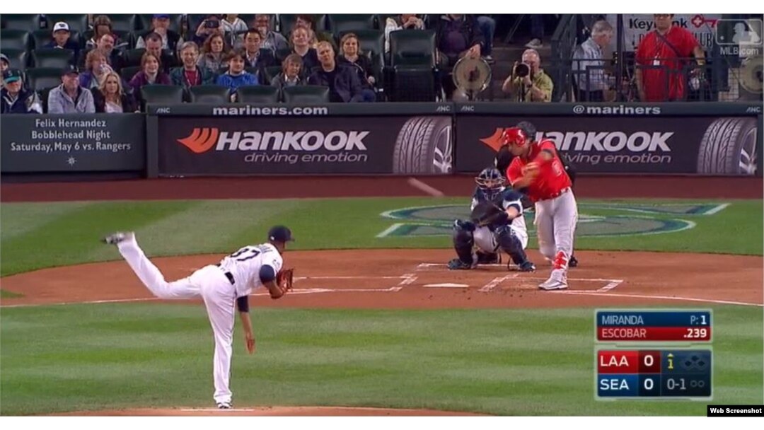 Yunel Escobar bateó 4 hits.