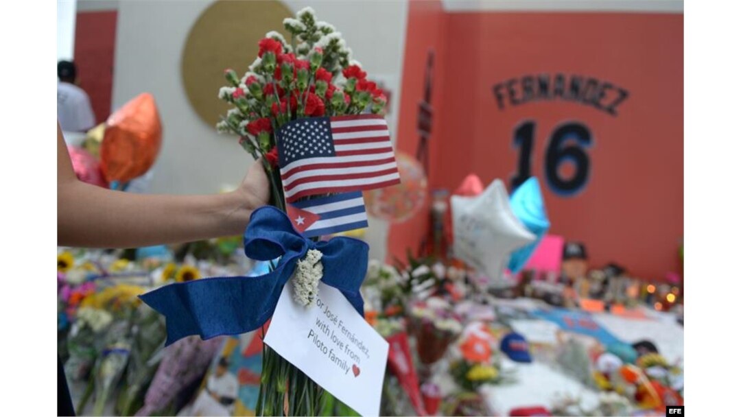 Tributo al lanzador José Fernández en el estadio Marlin, en la Pequeña Habana de Miami