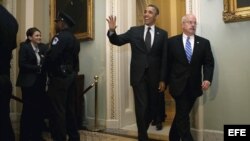 El presidente estadounidense Barack Obama camino al Senado. Foto de archivo