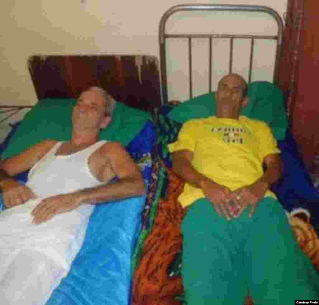 Activistas en huelga de hambre en Santa Clara apoyan a Jorge V&aacute;zquez Chaviano