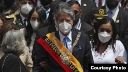 El conservador Guillermo Lasso asumió el lunes como presidente de Ecuador.