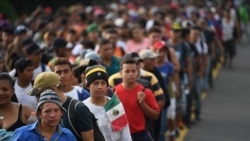 Hoy abordamos la caravana de miles de migrantes centroamericanos que atraviesa México con rumbo a Estados Unidos