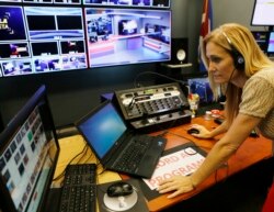 Radio Martí, que comenzó como una transmisión en onda corta hacia Cuba, cuenta hoy con la señal de televisión y una creciente plataforma digital.