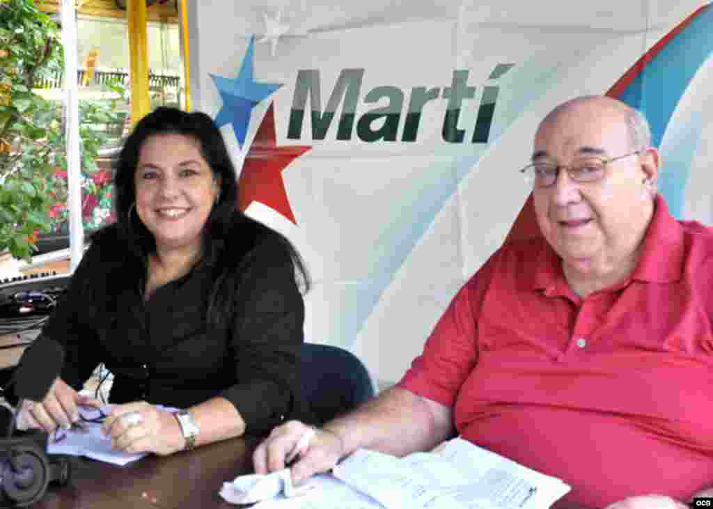Mar&iacute;a Elena P&aacute;ez y Morell de Oro, presentadores habituales de Tempranito los S&aacute;bados.