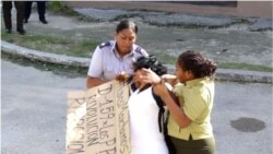 Denuncian violento arresto de Damas de Blanco