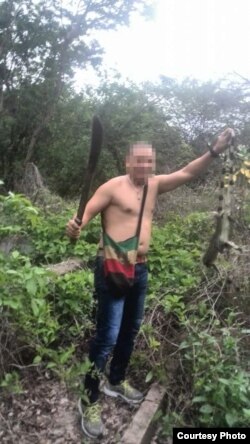 Médicos cubanos cazan iguanas en Venezuela (I).