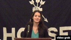 Carolina Ragolta habla en un acto en febrero de 2012 en la Universidad de Harvard.