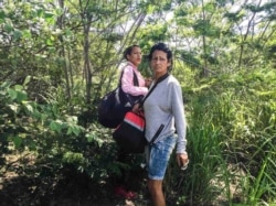 El objetivo del primer día del viaje: cruzar ilegalmente desde Guyana a Brasil. (Fotografía de Lisette Poole. Screenshot NPR)
