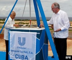 EMPRESA HOLANDESA UNILEVER COLOCA PRIMERA PIEDRA PARA SU FÁBRICA EN CUBA
