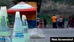 Policia de Honduras detiene a nueve cubanos en Agua Caliente