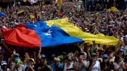 En Venezuela, el presidente de la Asamblea Nacional, Juan Guaidó, se juramentó como presidente interino del país durante una masiva manifestación en contra de Nicolás Maduro en Caracas. Estados Unidos reconoció su gobierno