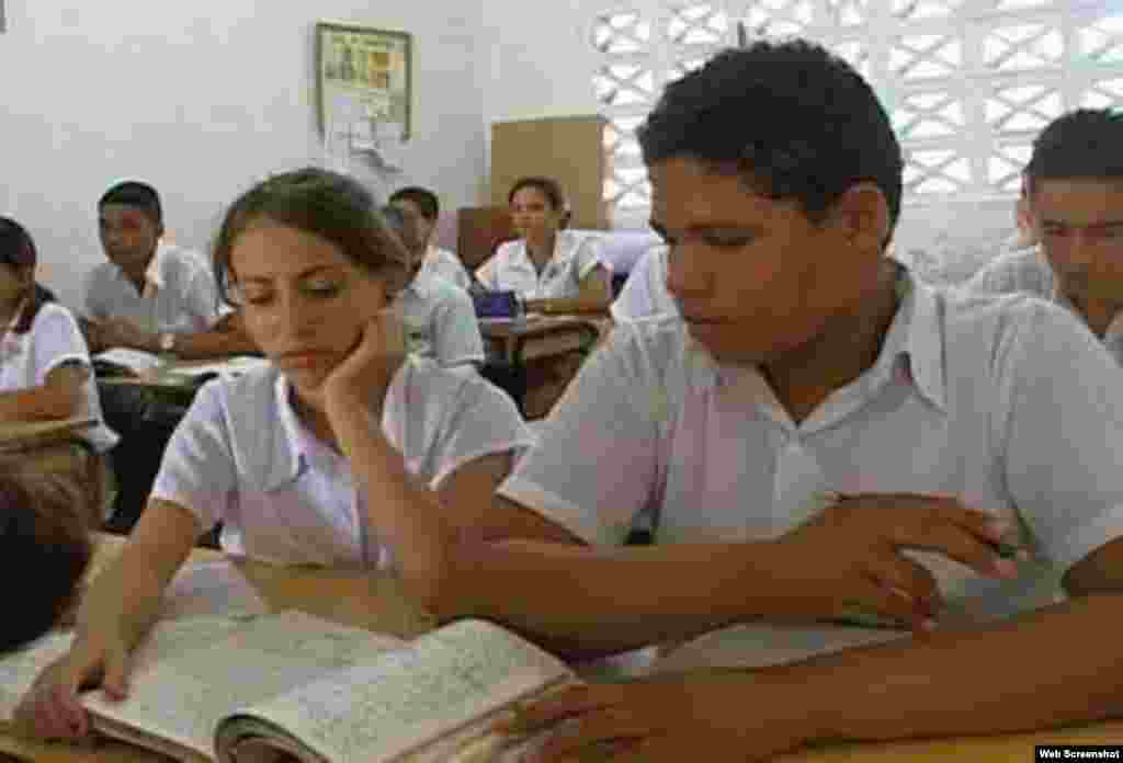 Cuba preparativos curso escolar 2013-2014
