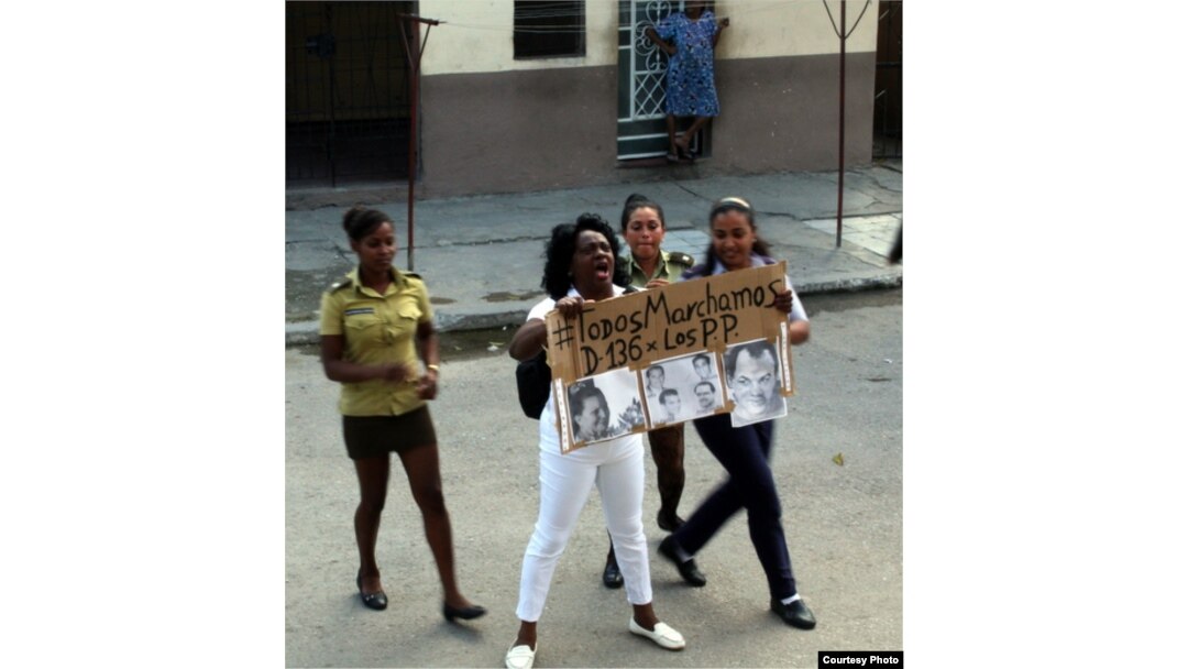 Arresto de Berta Soler domingo 25 de febrero /Foto Angel Moya Acosta