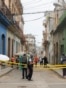 La policía controla la entrada a un barrio de La Habana con brote de coronavirus. REUTERS/Stringer