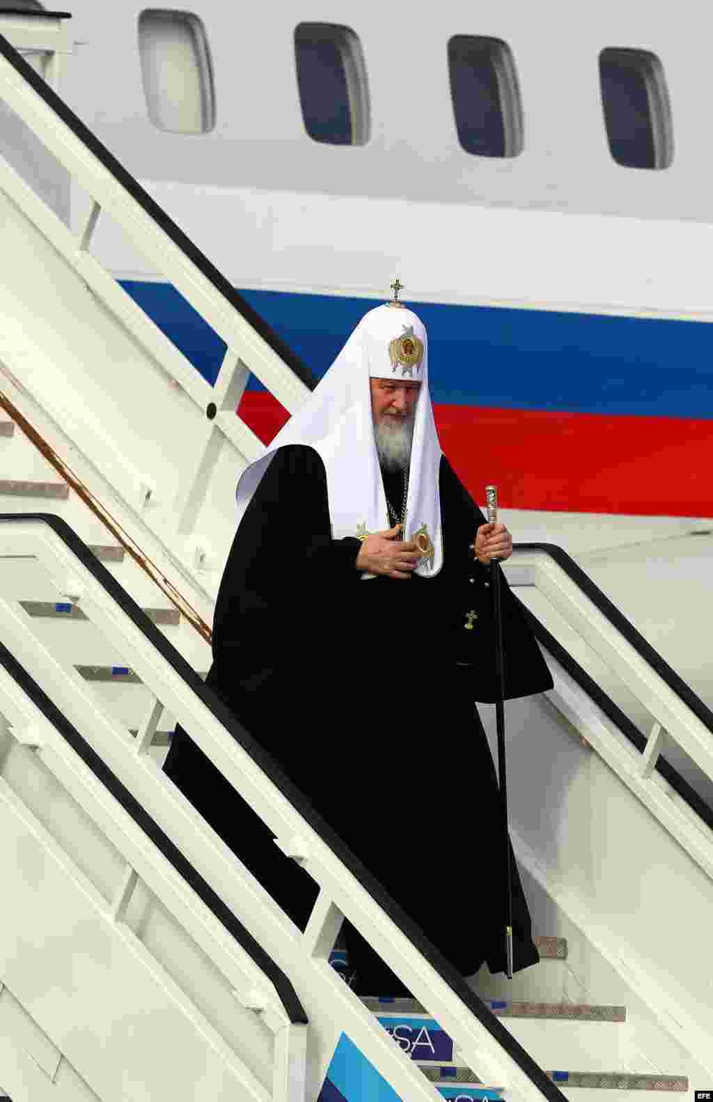 El patriarca ruso, Kiril, arriba al aeropuerto José Martí de La Habana (Cuba).