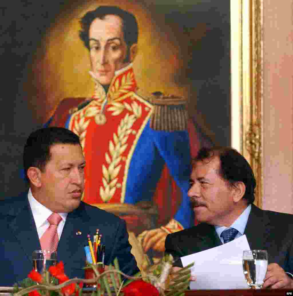 Los acuerdos con Nicaragua se mantienen intocables.En la foto Chávez y Ortega firmaron de un convenio entre 153 municipios nicaragüenses y la estatal Petróleos de Venezuela (PDVSA).
