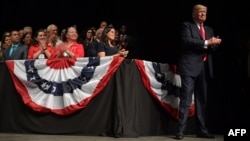 Trump en el acto celebrado en Teatro Manuel Artime de Miami el 16 de junio de 2017 donde anunció la nueva política de EE.UU. hacia Cuba.