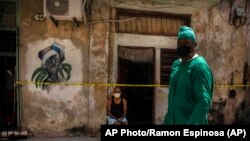 Un barrio en cuarentena en La Habana, el foco de la pandemia en Cuba. (AP Photo/Ramon Espinosa).