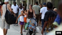 Cuestionan ley migratoria dentro de Cuba