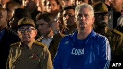 Miguel Díaz-Canel junto al general Raúl Castro. YAMIL LAGE / AFP