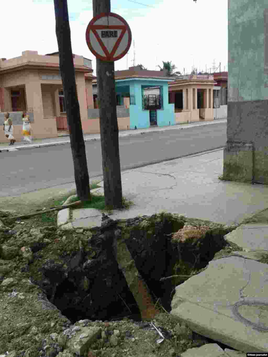 Reporta Cuba. Problemas que afectan a vecinos del municipio 10 de Octubre.