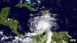 Imagen del satélite del huracán Matthew captada en la tarde del sábado 1 de octubre.