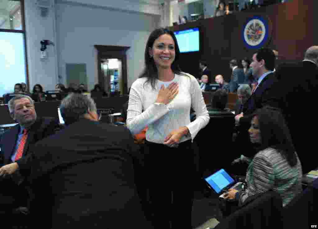 La diputada opositora venezolana Maria Corina Machado asiste hoy, viernes 21 de marzo de 2014, a la sesión ordinaria del Consejo Permanente de la Organización de Estados Americanos (OEA) en Washington, DC.