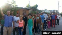 Activistas de UNPACU antes del arresto en el reparto Altamira Santiago de Cuba