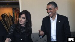 El presidente, Barack Obama junto a su homóloga de Argentina, Cristina Fernández