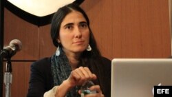 La bloguera cubana Yoani Sánchez en una conferencia de prensa en la Universidad de Nueva York (NYU). 