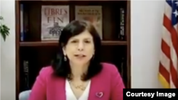 Mara Tekach, encargada de Negocios de la Embajada de los Estados en La Habana, en una captura de pantalla del video con su declaración. 