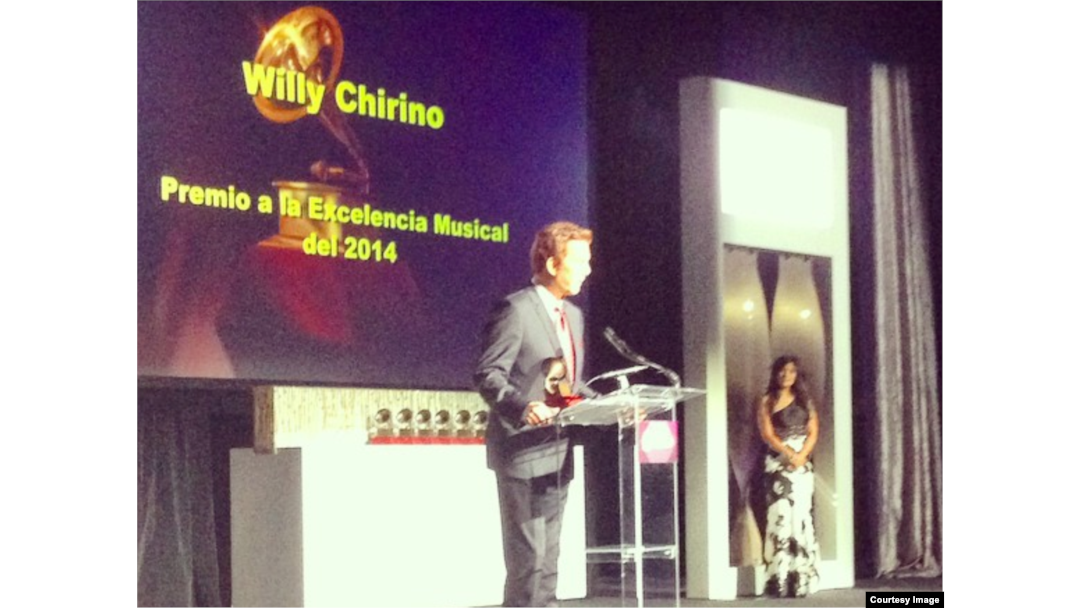Willy Chirino en la entrega del premio a la Excelencia Musical. Foto: Omer Pardillo (cortesía).